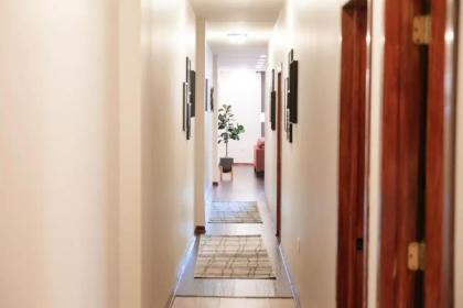 Spacious 2BR Apt plus Free Indoor Garage Parking - image 18