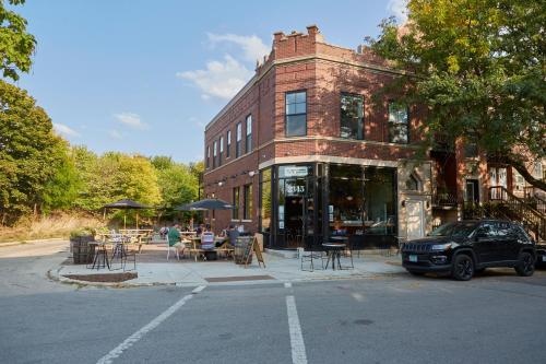 The Leavitt Street Inn & Tavern - main image
