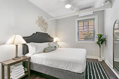 Comfy 1BR Apt Near Lakeview Shops & Restaurants - image 12