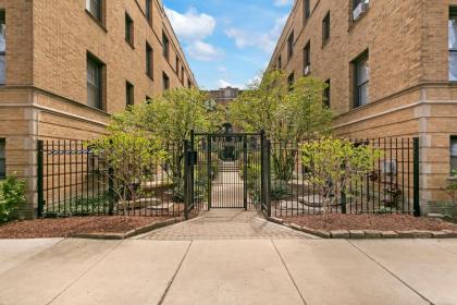 Comfy 1BR Apt Near Lakeview Shops & Restaurants - image 15