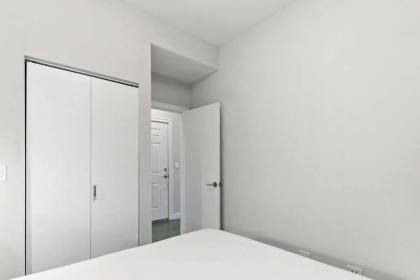 Designer's 3BR Unit - Cozy Living walk to Shops - image 10