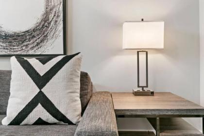3BR on Bustling streeteasy walk to Shops & Dining - image 15