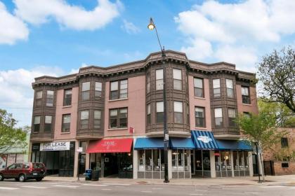 3BR on Bustling streeteasy walk to Shops & Dining - image 16