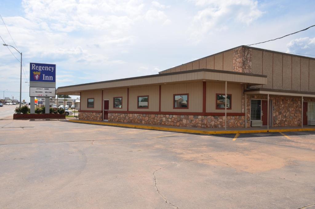 Regency Inn - main image