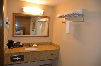 Regency Inn - image 10