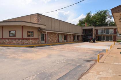 Regency Inn - image 3