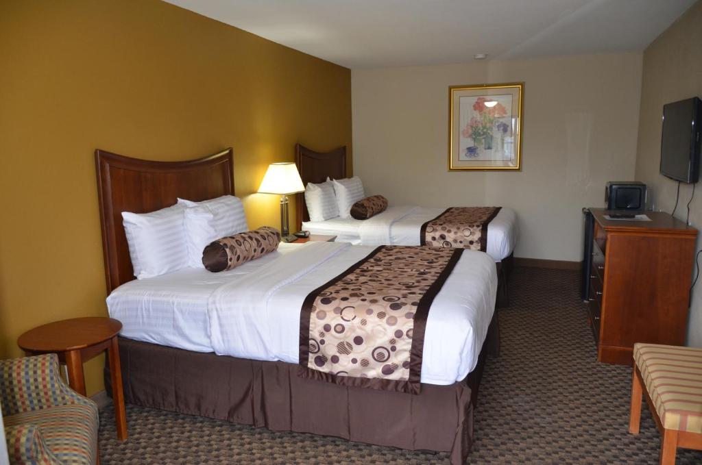 Regency Inn - image 5