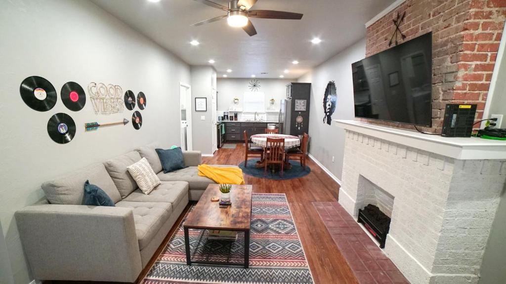 The Good Vibes House in Chickasha OK! - main image