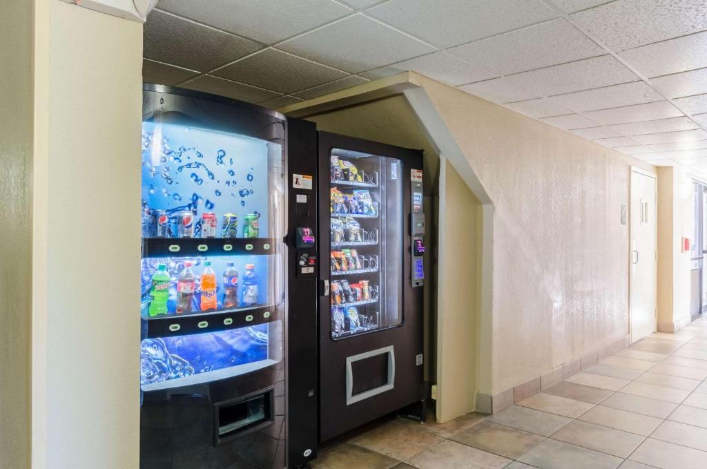 Quality Inn Chicopee-Springfield - image 2