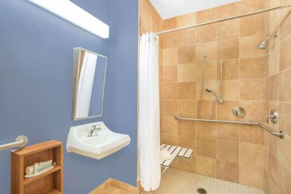 Microtel Inn & Suites Chili/Rochester - image 15