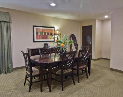 Christopher Inn and Suites - image 13