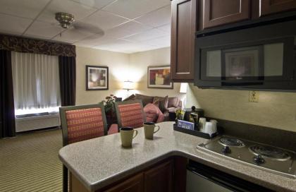 Christopher Inn and Suites - image 14