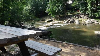 Riverside Lodge at Chimney Rock - image 10
