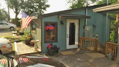 Riverside Lodge at Chimney Rock - image 13