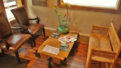 Riverside Lodge at Chimney Rock - image 3