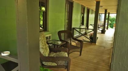Riverside Lodge at Chimney Rock - image 5
