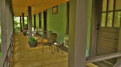 Riverside Lodge at Chimney Rock - image 6
