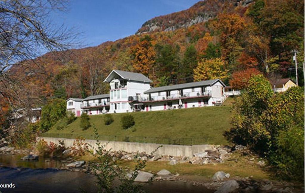 Carter Lodge - On The River - main image