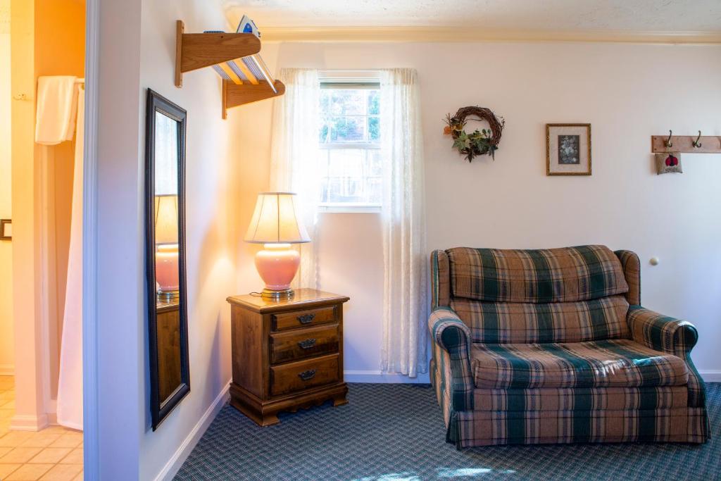 The Chimney Rock Inn & Cottages - image 7