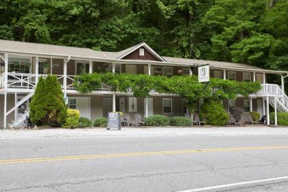 Hickory Falls Guesthouse Chimney Rock