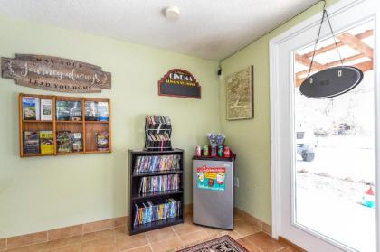 Hickory Falls Guesthouse - image 9
