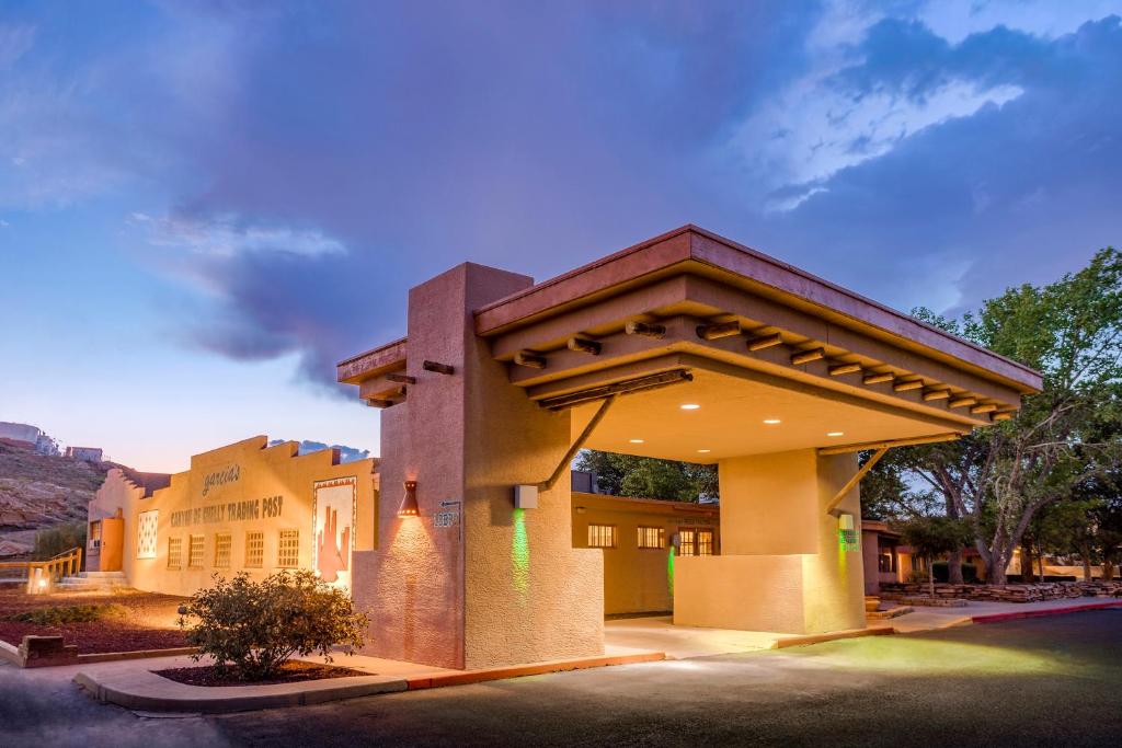 Holiday Inn Canyon De Chelly-Chinle an IHG Hotel - main image