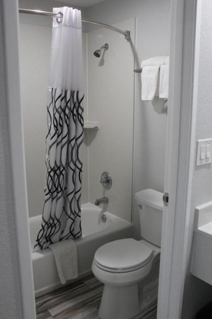 SureStay Hotel by Best Western Chowchilla Yosemite - image 8