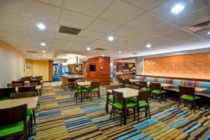 Fairfield Inn & Suites Christiansburg - image 9