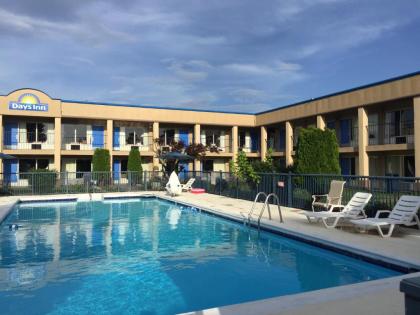 Days Inn by Wyndham Christiansburg - image 12