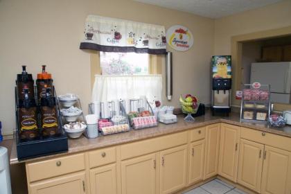 Super 8 by Wyndham Christiansburg - image 15