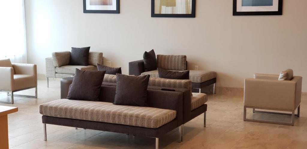 Wingate by Wyndham Christiansburg - image 7