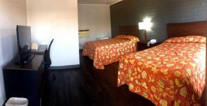 Big 7 Motel - image 8