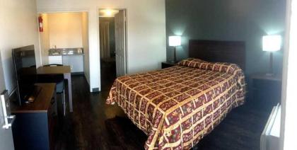 Big 7 Motel - image 9