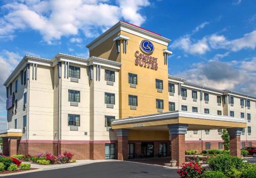 Comfort Suites Cincinnati North - main image