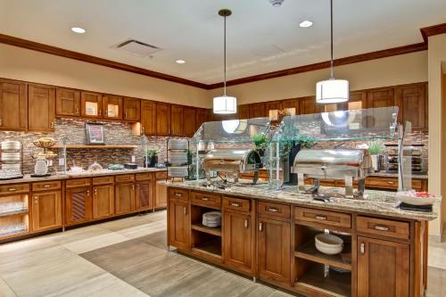 Homewood Suites by Hilton Cincinnati-Downtown - image 3