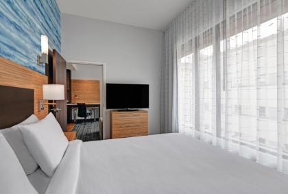 TownePlace Suites by Marriott Cincinnati Downtown - image 13