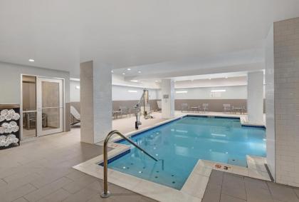 TownePlace Suites by Marriott Cincinnati Downtown - image 2