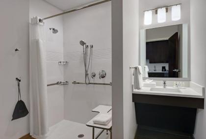 TownePlace Suites by Marriott Cincinnati Downtown - image 5