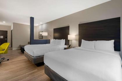 Comfort Suites Cincinnati University - Downtown - image 17