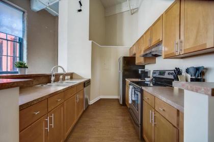 Frontdesk I Sycamore Place Apts Downtown Cincinnati - image 14