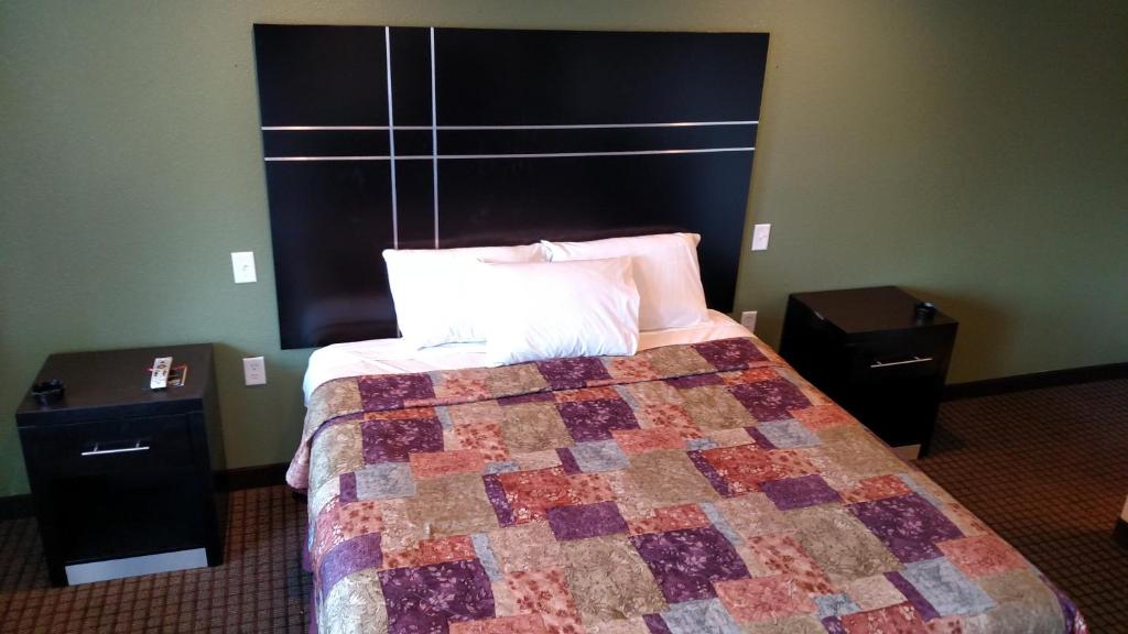 Gene's Motel - image 3