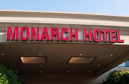 Monarch Hotel & Conference Center - image 11