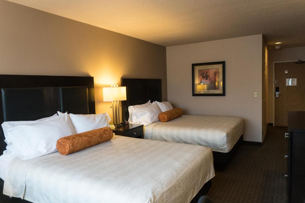 Monarch Hotel & Conference Center - image 6