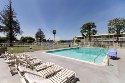 Motel 6-Claremont CA - image 10