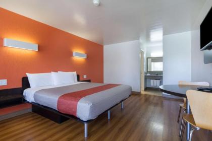 Motel 6-Claremont CA - image 3