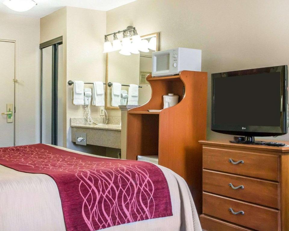 Motel 6-Claremore OK - image 5