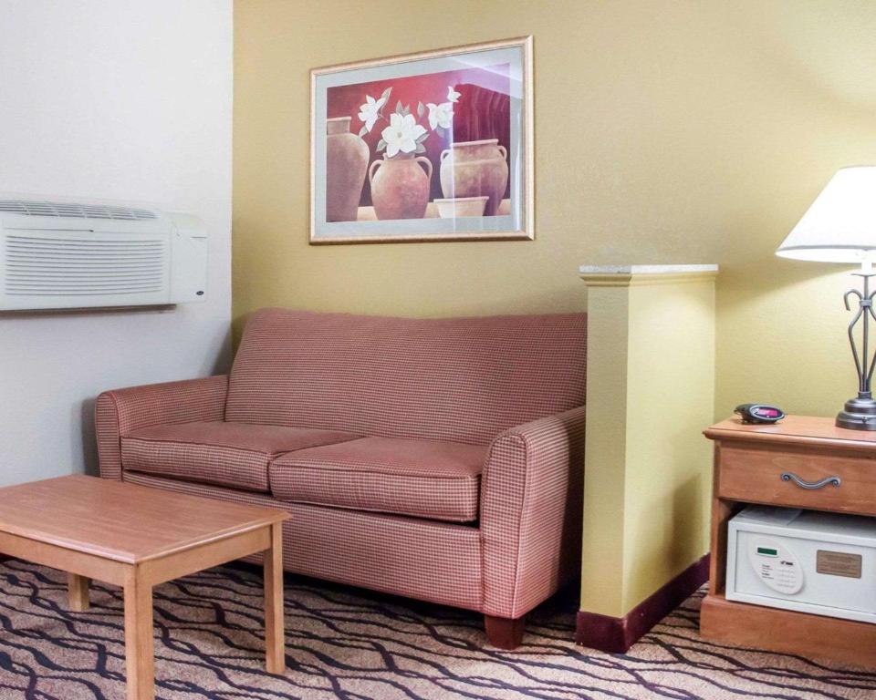 Motel 6-Claremore OK - image 6