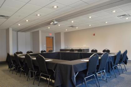 Holiday Inn Express & Suites Claremore an IHG Hotel - image 8