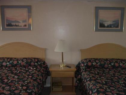 Fels Three Crown Motel - image 3