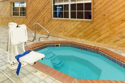 Super 8 by Wyndham Clarinda - image 13